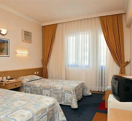 Club Pineta Otel 3*