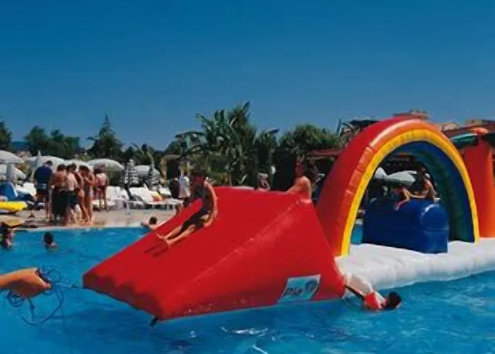 ホテル Pineta Club Armutalanı