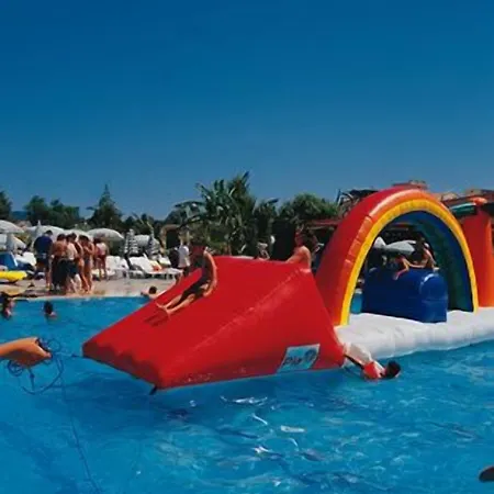 ホテル Pineta Club Armutalanı