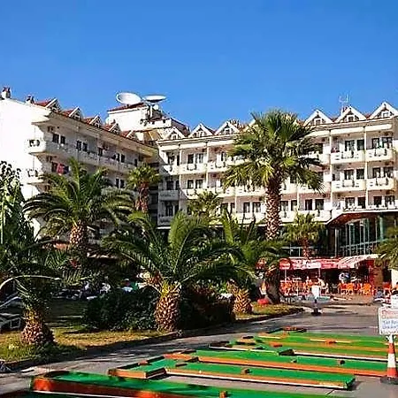 Pineta Club Hotel 3*